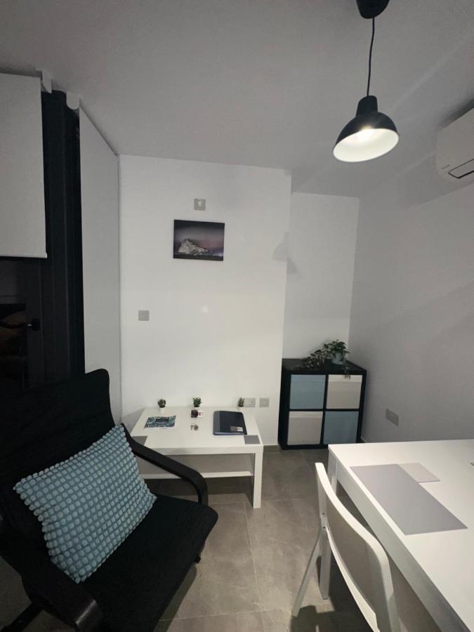 E1 Apartment High Level Sea View Gibilterra Esterno foto
